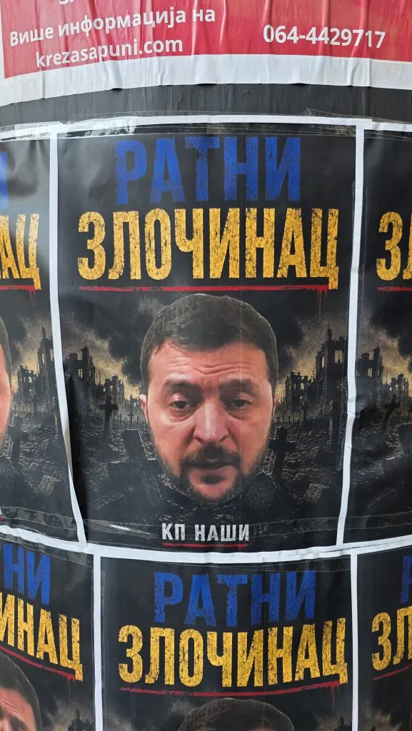 Plakati „Zelenski ratni zločinac“ u Beogradu (FOTO)